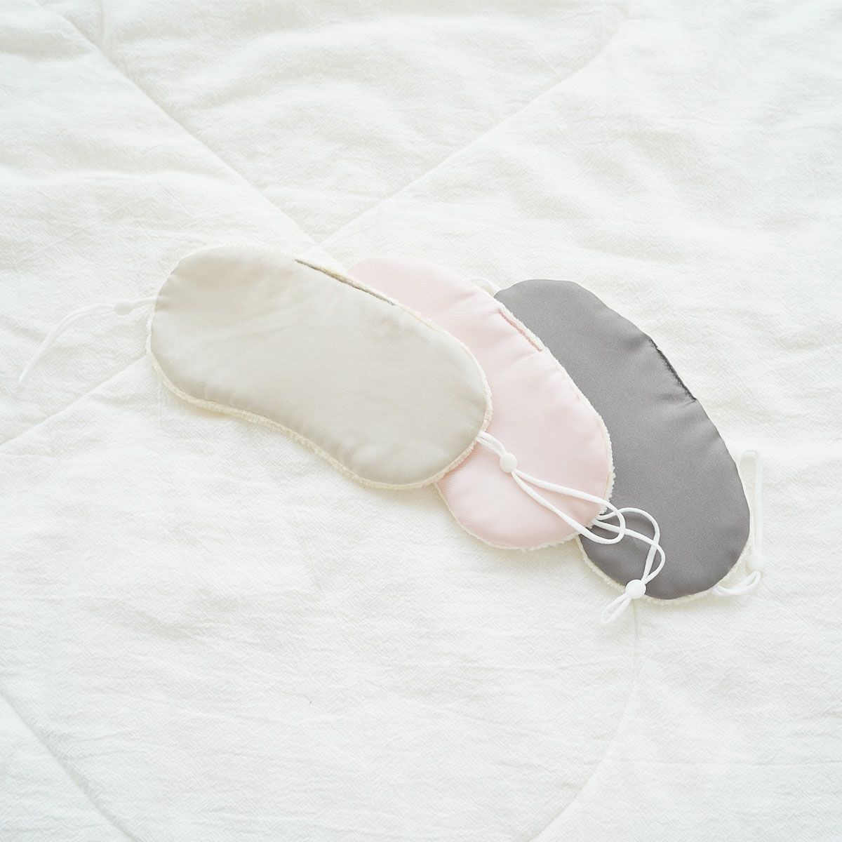 絹屋 おやすみケア 肌に優しいシルク100%の安眠アイマスク | DAIGO