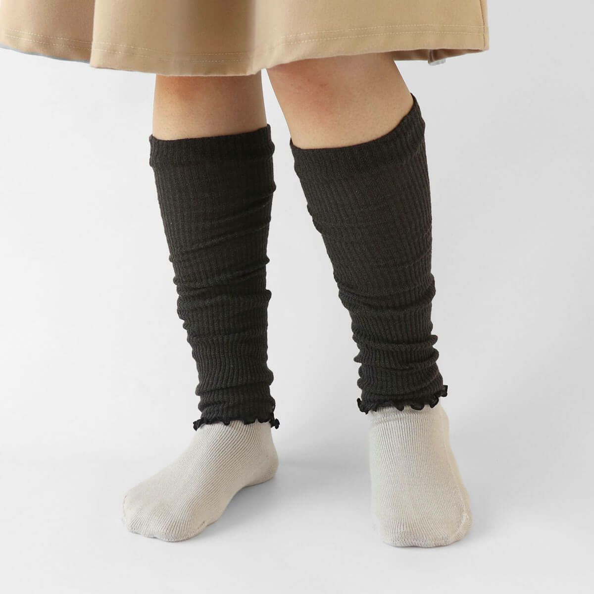 絹屋 膝上まで伸びる シルクと綿のロングレッグウォーマー | DAIGO
