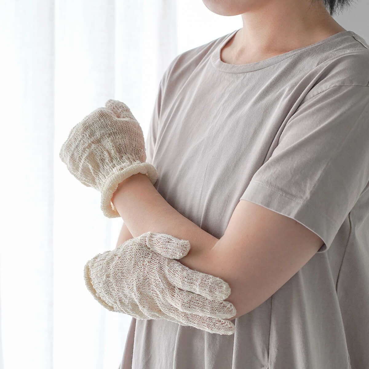絹屋 絹のハンドケア 平巻手袋 | DAIGO official shop